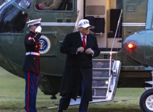 trump-diz-que,-sem-os-eua,-china-ou-russia-vao-tomar-a-gronelandia