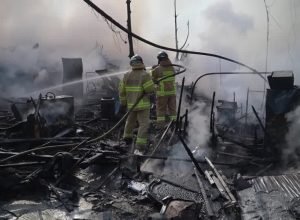 incendio-atinge-favela-na-coreia-do-sul-e-leva-oito-horas-para-ser-apagado