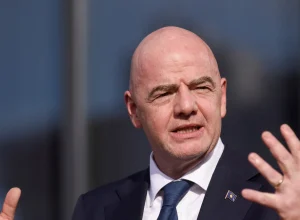 gianni-infantino-recebeu-mais-de-r$-32-milhoes-da-fifa-em-2024,-diz-jornal