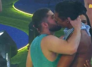 breno-e-marcelo-protagonizam-primeiro-beijo-do-bbb-26