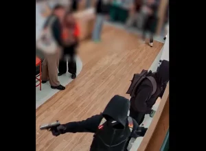 trio-armado-rouba-r$-500-mil-em-cartas-de-pokemon-nos-eua