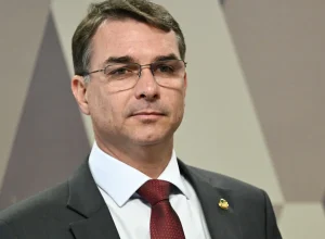 flavio-inicia-pre-campanha-com-viagem-por-israel-e-tenta-estreitar-lacos-com-a-direita-mundial