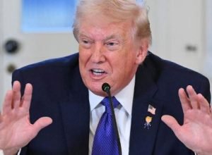 ‘chegou-a-hora’:-trump-diz-que-dinamarca-nao-afastou-russos-da-groenlandia