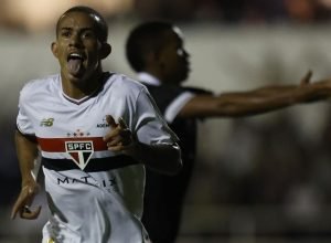 sao-paulo-vence-botafogo-com-gols-no-fim-e-avanca-para-semifinal-da-copinha