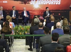 ministro-celebra-anuncio-de-r$-5,7-bi-para-ampliar-aeroportos-no-pais