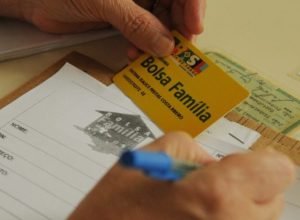 projeto-cria-13o-salario-para-beneficiarios-do-programa-bolsa-familia