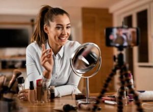 influenciadores-digitais:-nova-lei-acelera-profissionalizacao-e-desafios-no-mercado