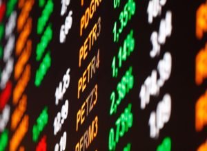 bolsa-opera-acima-dos-187-mil-pontos-e-dolar-se-estabiliza-apos-dados-de-emprego-nos-eua-e-falas-de-galipolo