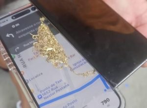 caca-fantasmas-flagram-mulher-com-12-celulares-furtados-na-consolacao,-e-numero-de-presos-chega-a-20