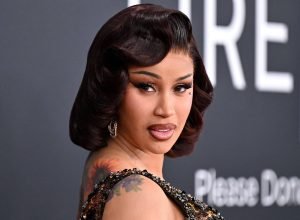 cardi-b-diz-em-show-que-vai-dar-surra-no-ice,-o-servico-de-imigracao-americano
