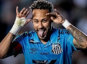 desfalcando-o-santos-no-brasileirao,-neymar-ironiza-gramado-nas-redes