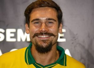 nicolas-prattes-revela-maratona-para-assistir-desfile-de-sabrina-sato