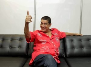 nao-vivo-de-cerveja-mas-sim-do-povo,-diz-zeca-pagodinho-sobre-guerra-que-o-tirou-da-avenida