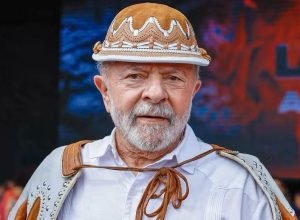 desfile-em-homenagem-a-lula:-pt-do-rio-publica-cartilha-para-filiados-que-veta-roupas-com-’13’-e-posts-usando-#lula2026