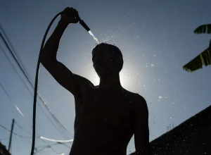 carnaval-do-rio-comeca-com-alerta-de-calor-e-maxima-de-39,2oc