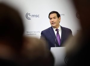 rubio-diz-que-eua-nao-querem-se-separar-da-europa,-mas-apresenta-futuro-nos-termos-de-trump