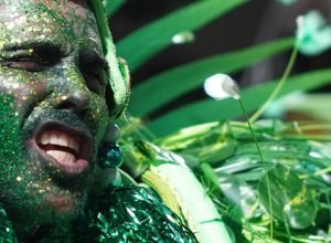 carnaval:-a-emocao-da-primeira-noite-de-desfiles-da-serie-ouro-na-marques-de-sapucai,-rio-de-janeiro