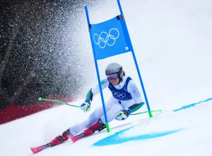 lucas-braathen-lidera-1a-descida-no-slalom-gigante-dos-jogos-de-inverno