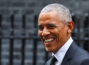 obama-garante-que-extraterrestres-“sao-reais”,-mas-“nao-estao-na-area-51”