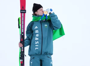 lucas-pinheiro-chegou-ao-brasil-apos-briga-com-noruega-por-patrocinios