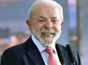 lula-sugere-fazer-um-cafune-na-mulher-ou-no-marido-antes-de-pegar-o-celular