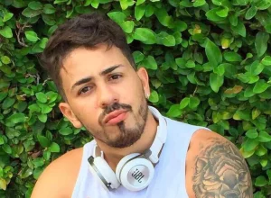 ‘vai-ter-sempre’,-diz-carlinhos-maia-sobre-vaias-que-recebeu-no-galo-da-madrugada