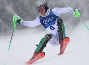 lucas-pinheiro-braathen-cai-no-slalom-e-fica-fora-da-disputa-por-medalha