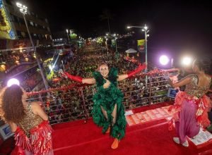 daniela-mercury-canta-com-gil-e-caetano-em-4o-dia-do-carnaval-de-salvador