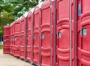 folioes-de-sp-enfrentam-falta-de-banheiro,-fila-e-sujeira-em-bloco-no-ibirapuera