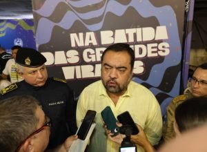 claudio-castro-diz-que-vai-se-reunir-com-presidente-do-pl-e-com-flavio-bolsonaro-para-decidir-seu-futuro-politico