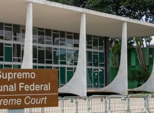 stf-manda-afastar-4-servidores-da-receita-investigados-por-vazamento