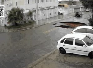 erosao-apos-chuvas-interdita-casa-no-jardim-sao-jose-ii,-na-zona-leste-de-sao-jose-dos-campos