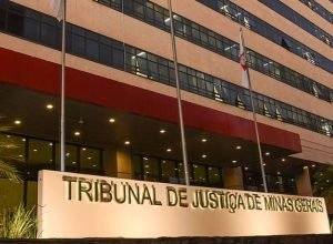 professor-absolvido-em-mg:-relacao-consensual-com-aluna-gera-debate