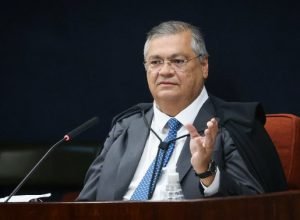 flavio-dino-marca-dois-anos-no-stf-e-afirma-que-nao-pode-responder-a-“mentiras”-no-debate-publico