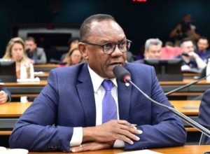 comissao-aprova-projeto-que-assegura-ao-idoso-opcao-de-receber-gratuitamente-faturas-impressas