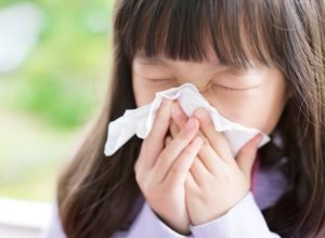 estudo-da-usp-aponta-que-rinovirus-pode-permanecer-oculto-nas-amigdalas-e-favorecer-novos-surtos