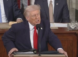 uso-da-forca-para-atingir-objetivos-e-uma-pratica-do-trump,-diz-professor