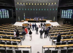 farmacias-em-supermercados:-camara-aprova-projeto