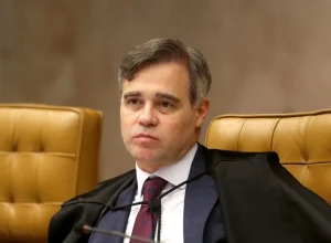 ministro-andre-mendonca-determina-imediata-transferencia-de-vorcaro-para-a-penitenciaria-federal-de-brasilia