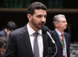 comissao-aprova-projeto-que-faz-distincao-entre-cambio-manual-e-automatico-na-cnh