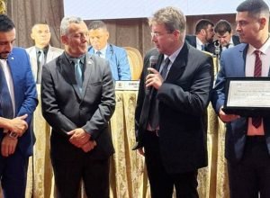 secretario-de-saude-recebe-diploma-de-merito-politico-durante-sessao-pelos-31-anos-de-carapebus