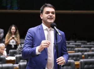 avanca-na-camara-proposta-que-aumenta-piso-de-agentes-de-saude-para-tres-salarios-minimos