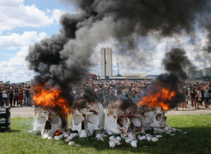 marcha-indigena-em-brasilia-pressiona-governo-por-demarcacao-de-terras