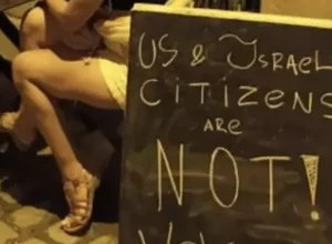 prefeitura-do-rio-de-janeiro-cancela-registro-de-bar-que-proibiu-americanos-e-israelenses-e-acende-debate-sobre-os-limites-da-liberdade-comercial