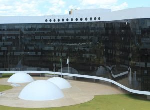 tse-cassa-mandato-do-governador-de-roraima-e-torna-ex-governador-inelegivel-em-julgamento-de-repercussao-nacional