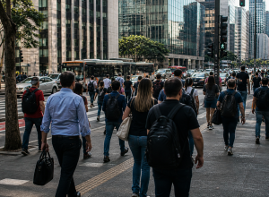 sao-paulo-lidera-geracao-de-empregos-no-brasil-com-mais-de-2-mil-vagas-abertas-por-dia-em-2026