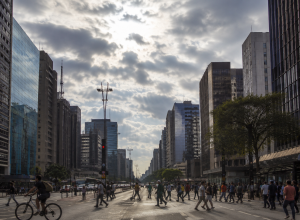 sexta-feira-tera-sol-entre-muitas-nuvens-em-sao-paulo,-aponta-defesa-civil
