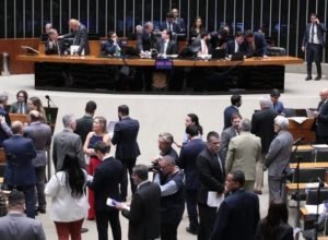deputados-aprovam-projeto-que-torna-crime-aumento-abusivo-de-precos-de-combustiveis