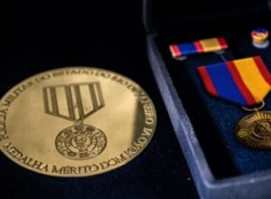 policia-militar-presta-homenagem-a-63-personalidades-em-celebracao-aos-seus-217-anos
