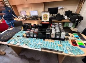 policia-desarticula-central-de-receptacao-de-celulares-em-sao-paulo